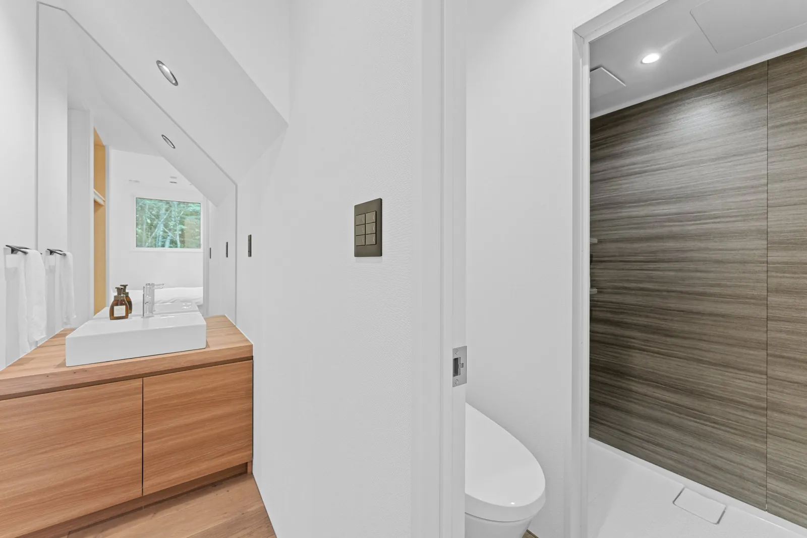 Washroom at Hanazaki Royal Town